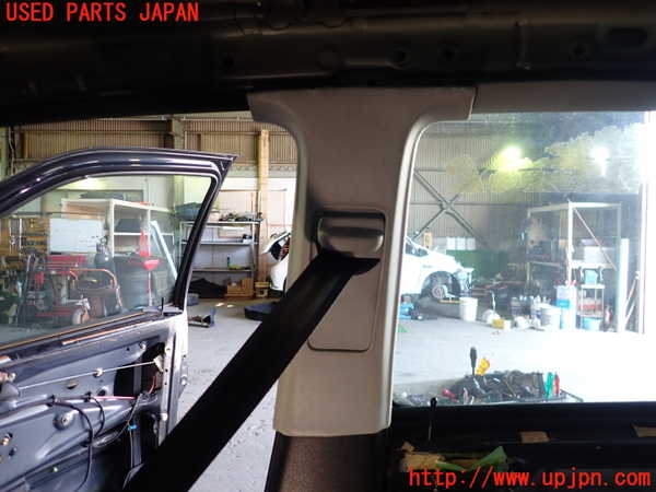 1UPJ-24807665]VW ゴルフ GTI(1HABF)右センターピラートリム 中古_m0002.jpg