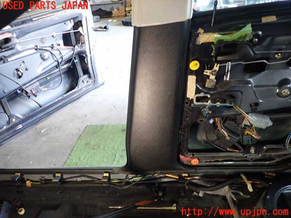 1UPJ-24807665]VW ゴルフ GTI(1HABF)右センターピラートリム 中古_m0003.jpg