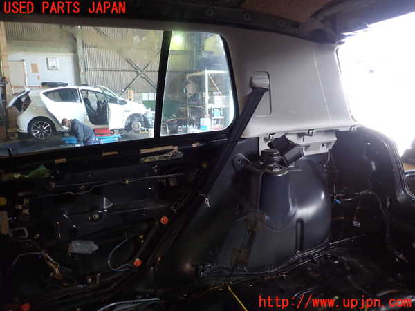 5UPJ-24807675]VW ゴルフ GTI(1HABF)右リアピラートリム 中古_m0001.jpg