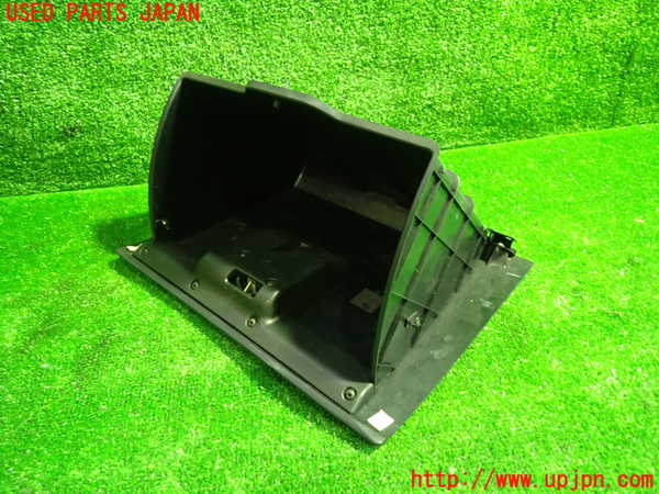 5UPJ-24817516]ロードスター(NA8C)グローブボックス1 中古_m0002.jpg
