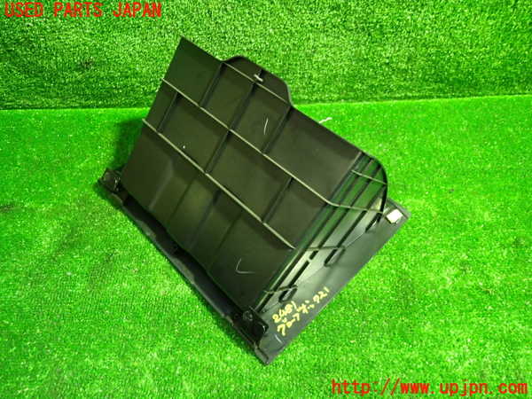 5UPJ-24817516]ロードスター(NA8C)グローブボックス1 中古_m0003.jpg