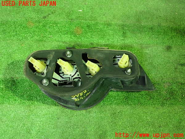 1UPJ-24821530]BMW Z4 ロードスター E85(BT22)右テールランプ 中古_m0002.jpg
