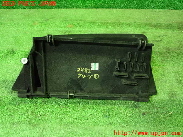 1UPJ-24827516]BMW Z4 ロードスター E85(BT22)グローブボックス1 中古_m0003.jpg