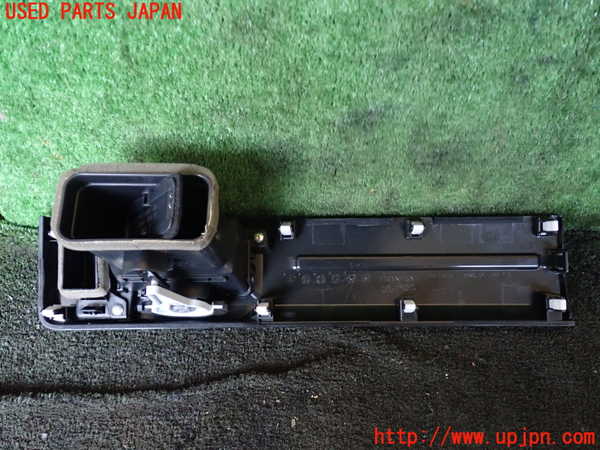 5UPJ-24857526]ステップワゴン スパーダ ハイブリッド(RP5)エアコン吹き出し口1 (右) 中古_m0002.jpg