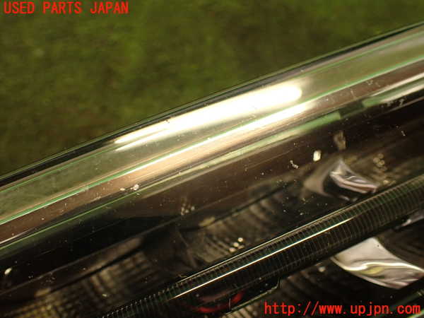 2UPJ-24861150]ポルシェ・カイエン S(92AM48A)右コーナーランプ 中古_m0003.jpg