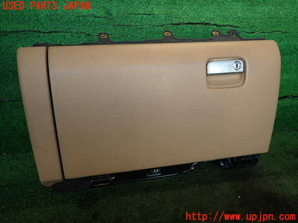 2UPJ-24867516]ポルシェ・カイエン S(92AM48A)グローブボックス1 中古_m0001.jpg