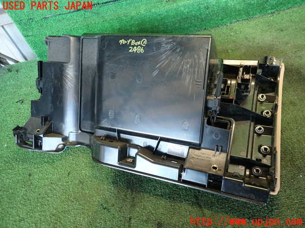 2UPJ-24867516]ポルシェ・カイエン S(92AM48A)グローブボックス1 中古_m0005.jpg