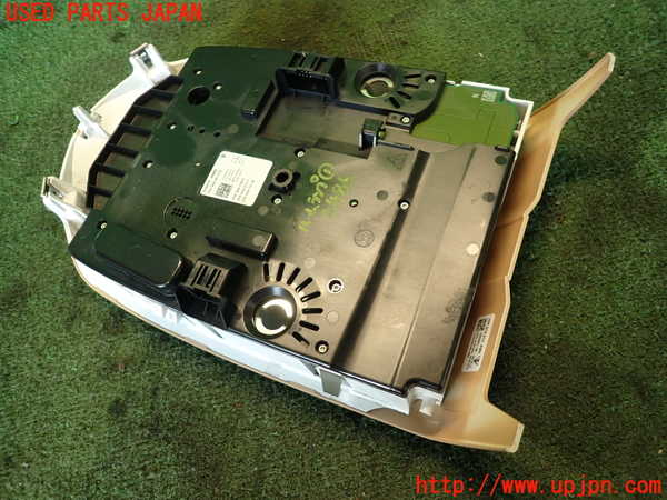 2UPJ-24866411]ポルシェ・カイエン S(92AM48A)ルームランプ1 (1列目真中) 中古_m0004.jpg