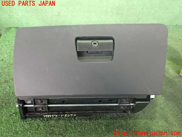 5UPJ-24877516]BMW M3 クーペ(WD40)(E92)グローブボックス1 中古_m0001.jpg