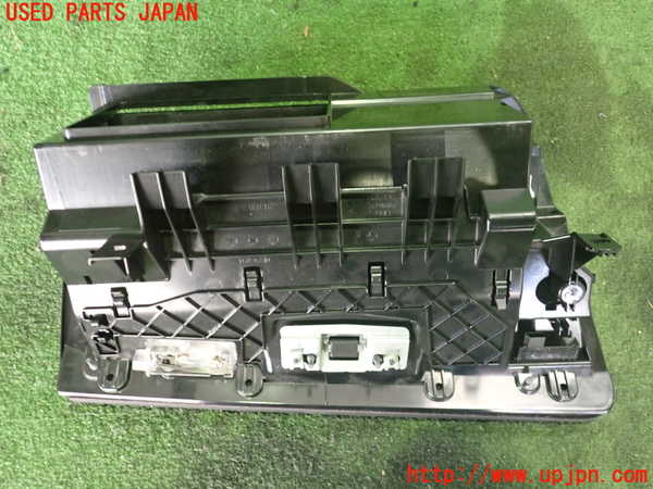 5UPJ-24877516]BMW M3 クーペ(WD40)(E92)グローブボックス1 中古_m0002.jpg