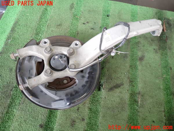 2UPJ-24894295]クラウン アスリート(GRS200)左フロントナックルハブ 中古_m0002.jpg