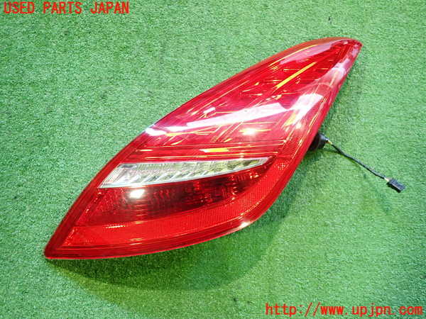 2UPJ-24911530]プジョー・RCZ(T7R5F02)右テールランプ 中古_m0001.jpg