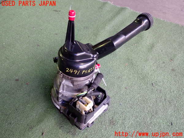 2UPJ-24914250]プジョー・RCZ(T7R5F02)パワステポンプ 中古_m0002.jpg