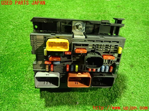 2UPJ-24916741]プジョー・RCZ(T7R5F02)ヒューズボックス1 中古_m0001.jpg