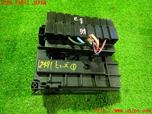 2UPJ-24916741]プジョー・RCZ(T7R5F02)ヒューズボックス1 中古_m0003.jpg