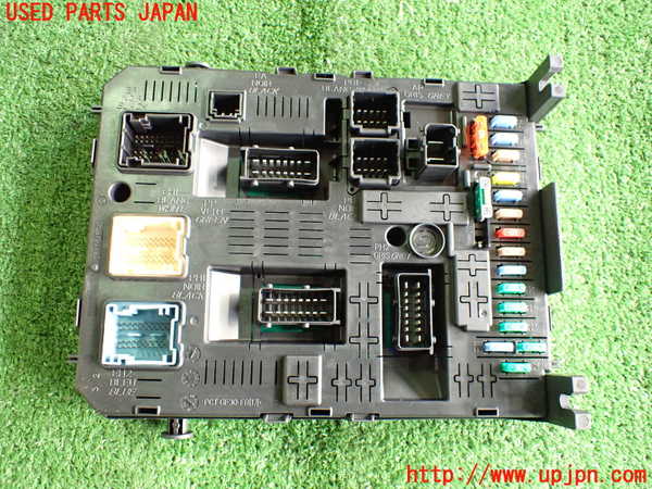 2UPJ-24916743]プジョー・RCZ(T7R5F02)ヒューズボックス3 中古_m0001.jpg
