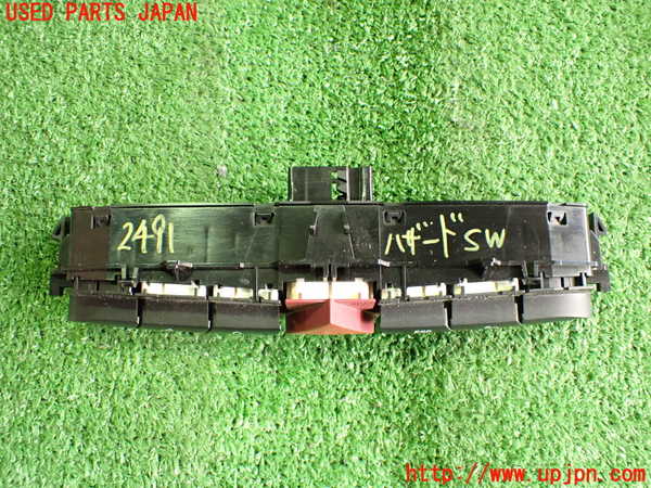 2UPJ-24916290]プジョー・RCZ(T7R5F02)ハザードスイッチ 中古_m0002.jpg