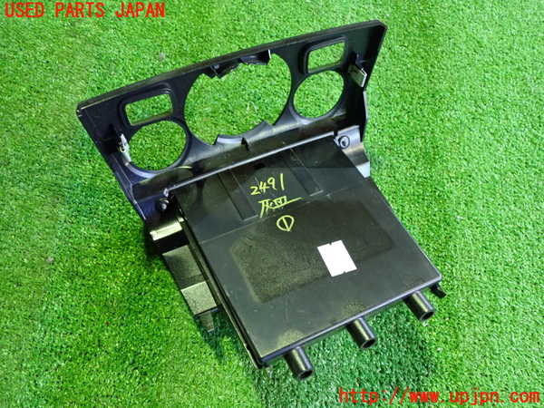 2UPJ-24917821]プジョー・RCZ(T7R5F02)灰皿1 中古_m0002.jpg