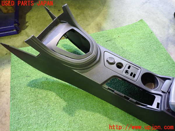 2UPJ-24917540]プジョー・RCZ(T7R5F02)センターコンソール 中古_m0002.jpg
