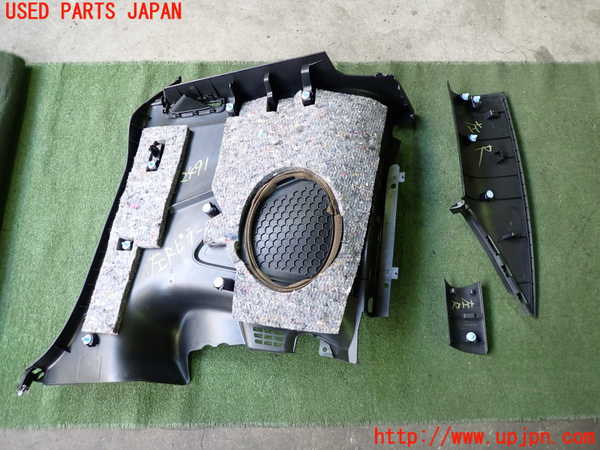 2UPJ-24917680]プジョー・RCZ(T7R5F02)左リアピラートリム 中古_m0003.jpg