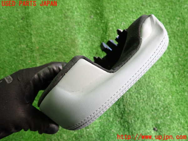 2UPJ-24917150]プジョー・RCZ(T7R5F02)右2列目ヘッドレスト 中古_m0003.jpg