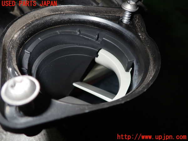 2UPJ-24922560]プジョー・RCZ(T7R5F03)エアクリーナーボックス 中古_m0003.jpg