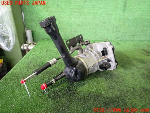 2UPJ-24924250]プジョー・RCZ(T7R5F03)パワステポンプ 中古_m0002.jpg