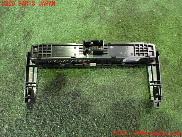 2UPJ-24926290]プジョー・RCZ(T7R5F03)ハザードスイッチ 中古_m0002.jpg