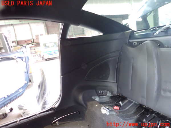 2UPJ-24927675]プジョー・RCZ(T7R5F03)右リアピラートリム 中古_m0001.jpg