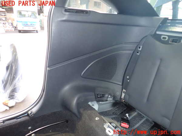 2UPJ-24927675]プジョー・RCZ(T7R5F03)右リアピラートリム 中古_m0004.jpg