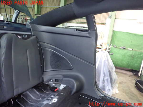 2UPJ-24927680]プジョー・RCZ(T7R5F03)左リアピラートリム 中古_m0001.jpg