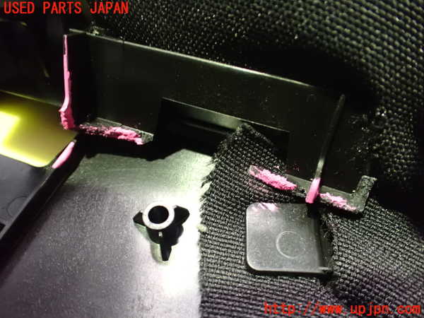 2UPJ-24927150]プジョー・RCZ(T7R5F03)右2列目ヘッドレスト 中古_m0003.jpg