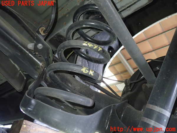 1UPJ-24945100]エスティマハイブリッド(AHR20W)右リアスプリング 中古_m0001.jpg