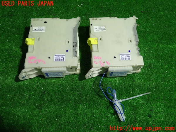 1UPJ-24946741]エスティマハイブリッド(AHR20W)ヒューズボックス1 中古_m0001.jpg