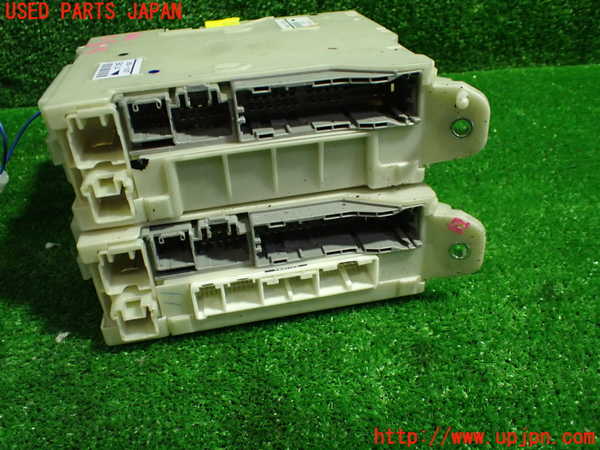 1UPJ-24946741]エスティマハイブリッド(AHR20W)ヒューズボックス1 中古_m0005.jpg