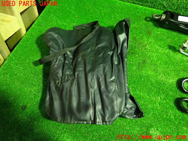 1UPJ-24947805]エスティマハイブリッド(AHR20W)車載工具 中古_m0002.jpg