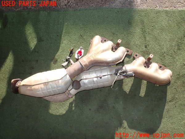 2UPJ-24952041]クラウン マジェスタ(JZS177)エキマニ1 中古_m0001.jpg