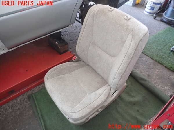 2UPJ-24957065]クラウン マジェスタ(JZS177)助手席シート 中古_m0001.jpg