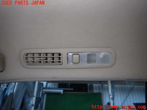 2UPJ-24956413]クラウン マジェスタ(JZS177)ルームランプ3 2列目 左 中古_m0001.jpg