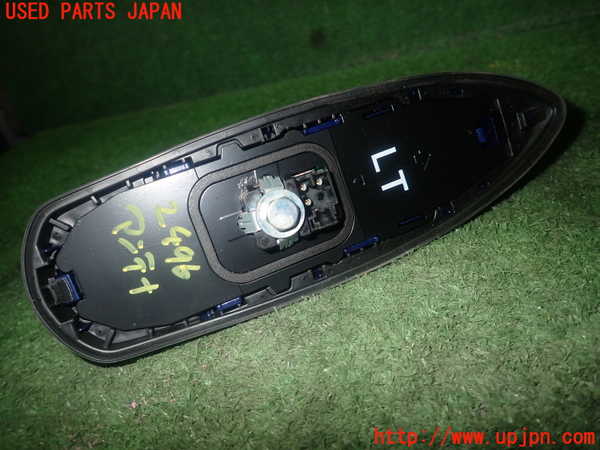 5UPJ-24966550]ヤリス(YARIS) ハイブリッド(MXPH10)アンテナ 中古_m0003.jpg