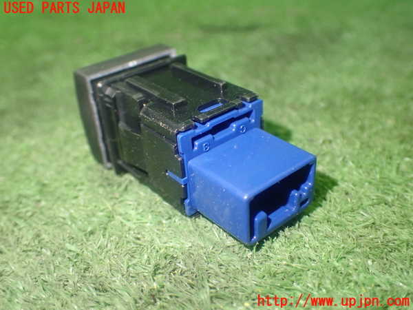 5UPJ-24966306]ヤリス(YARIS) ハイブリッド(MXPH10)スイッチ1（オートハイビーム） 中古_m0003.jpg