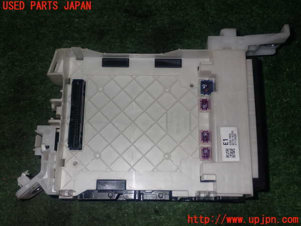 1UPJ-24966742]ヤリス(YARIS) ハイブリッド(MXPH10)ヒューズボックス2 中古_m0001.jpg