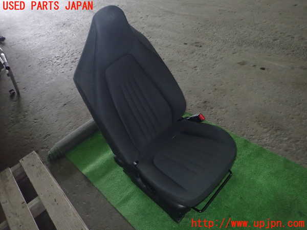 5UPJ-24967035]ヤリス(YARIS) ハイブリッド(MXPH10)運転席シート 中古_m0001.jpg