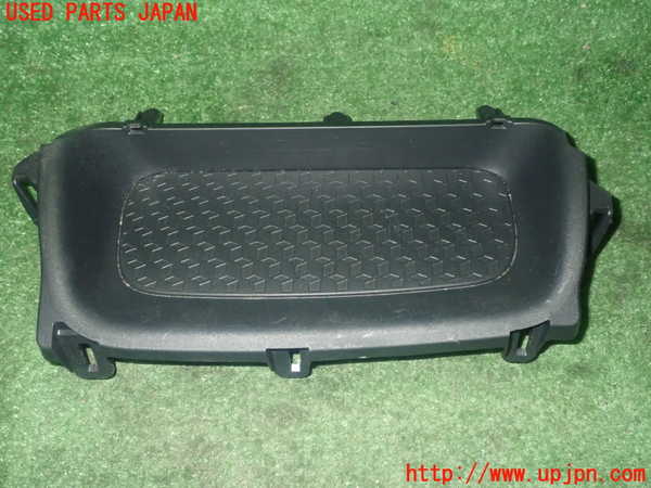 5UPJ-24967841]ヤリス(YARIS) ハイブリッド(MXPH10)小物入れ1 中古_m0001.jpg