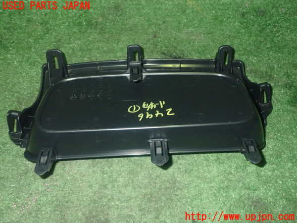 5UPJ-24967841]ヤリス(YARIS) ハイブリッド(MXPH10)小物入れ1 中古_m0002.jpg