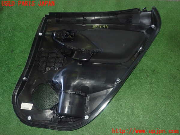 5UPJ-24961324]ヤリス(YARIS) ハイブリッド(MXPH10)左後ドア内張り 中古_m0002.jpg