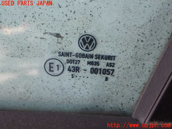 5UPJ-24981260]VW ゴルフ R32(1KBUBF)左前ドア SEKURIT M635 中古_m0002.jpg