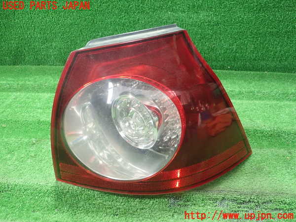 1UPJ-24981530]VW ゴルフ R32(1KBUBF)右テールランプ 中古_m0001.jpg