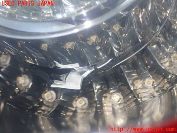 1UPJ-24981530]VW ゴルフ R32(1KBUBF)右テールランプ 中古_m0002.jpg