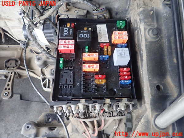 1UPJ-24986741]VW ゴルフ R32(1KBUBF)ヒューズボックス1 中古_m0002.jpg